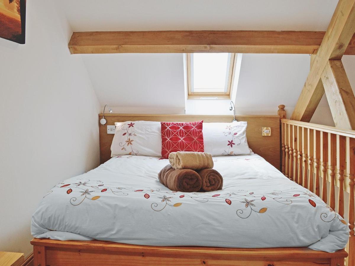 Owl Cottage Coedana Bagian luar foto